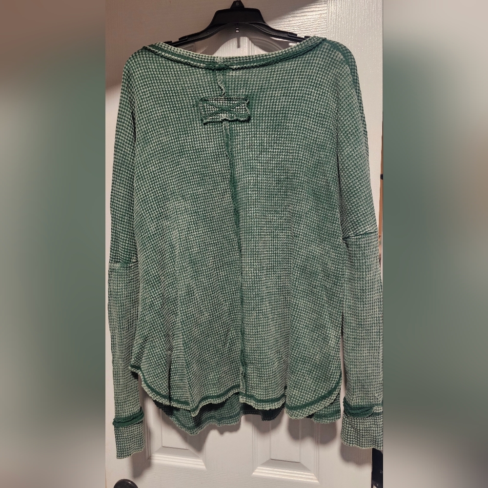 Zenana Mineral Wash Waffle Oversized Cut Edge Top in A green shade. SIZE MEDIUM - Picture 7 of 9